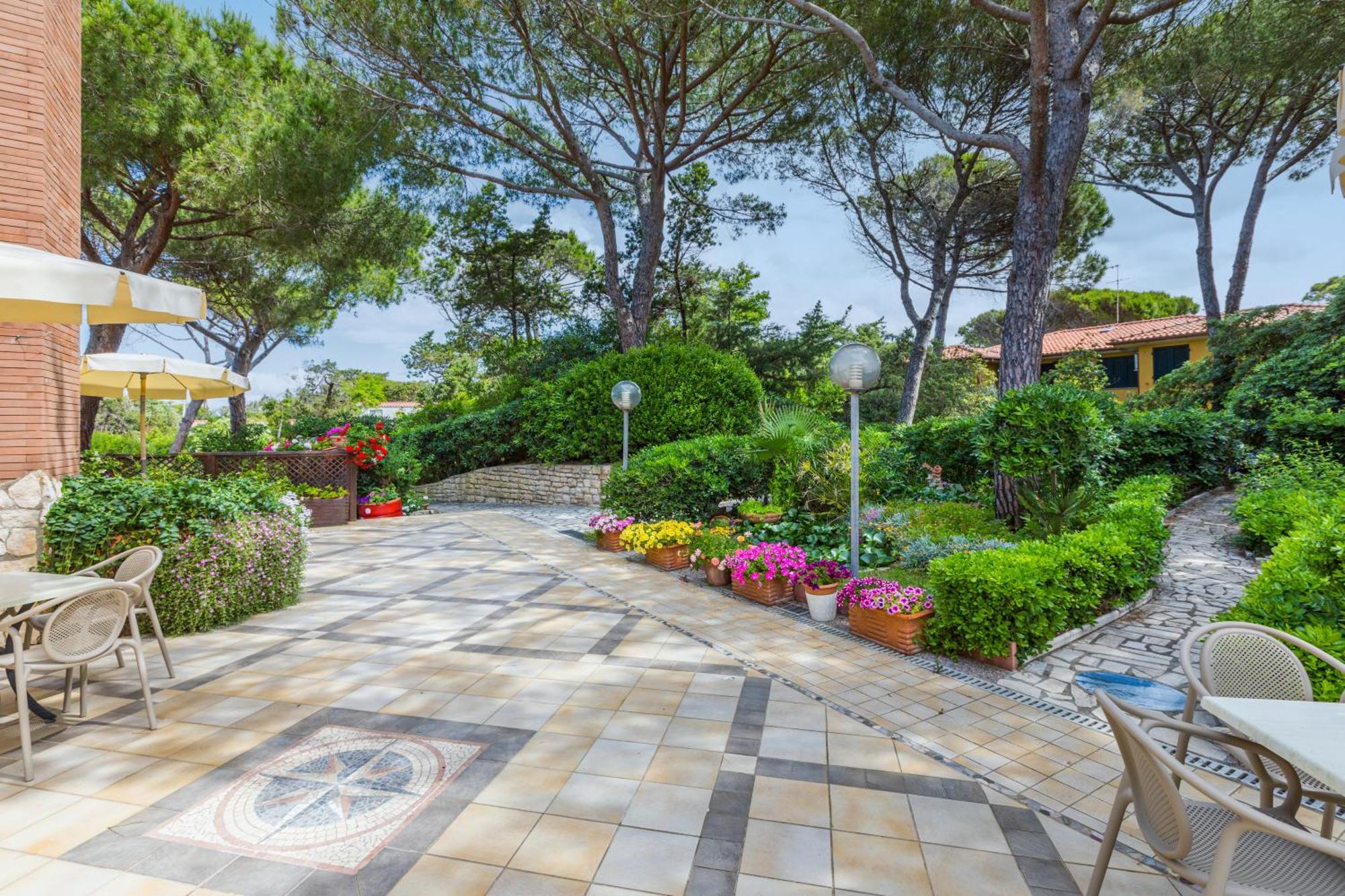 Residence Casa Di Caccia Marina Di Bibbona Esterno foto